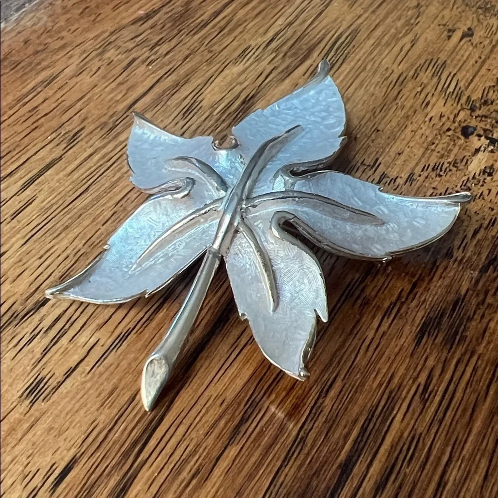 Pastelli Vintage Brushed Silver Maple Tree Leaf Pin Brooch Gold Trim